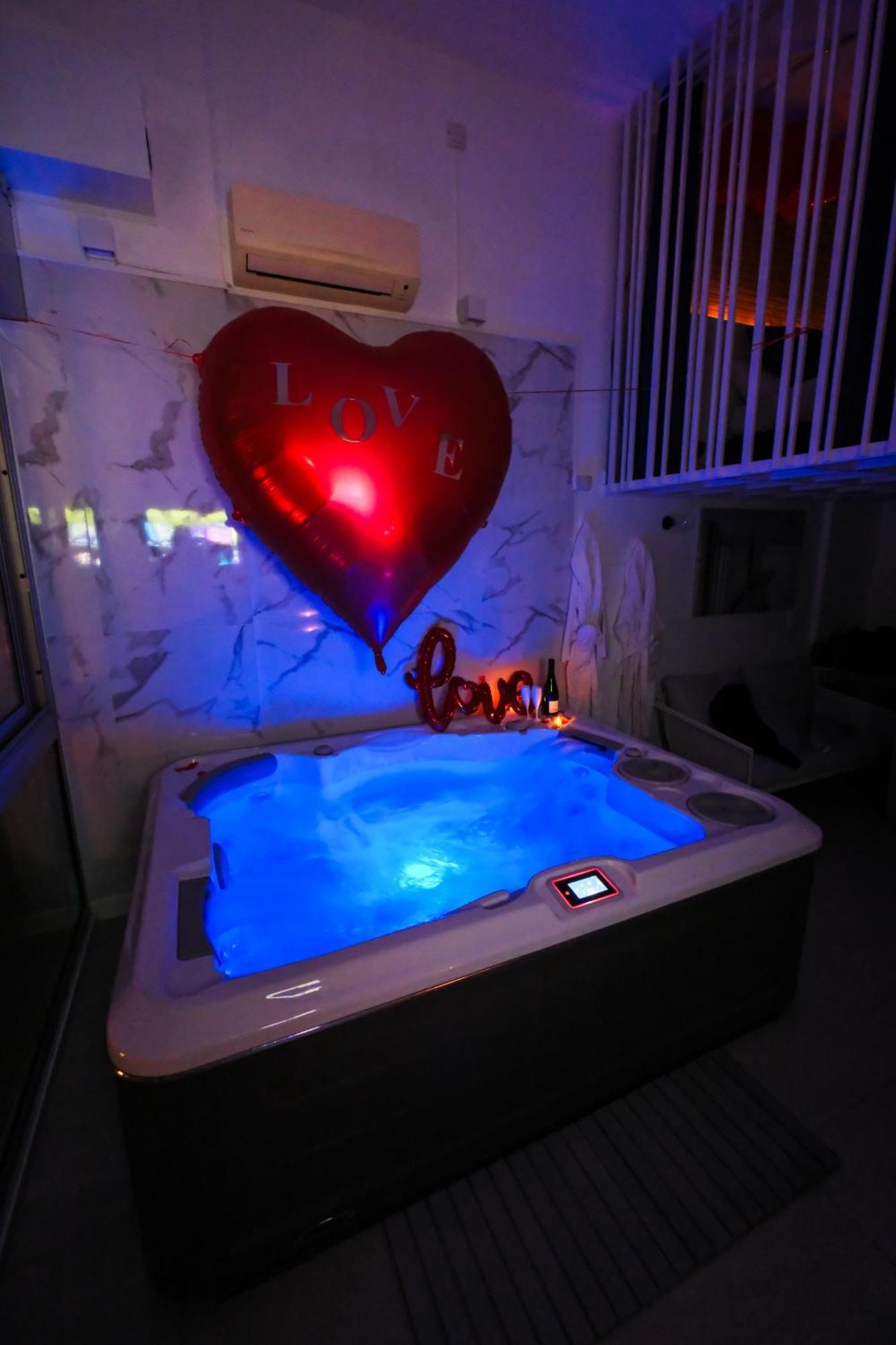Villa Bono Jacuzzi & Spa 圣罗兰度瓦 外观 照片